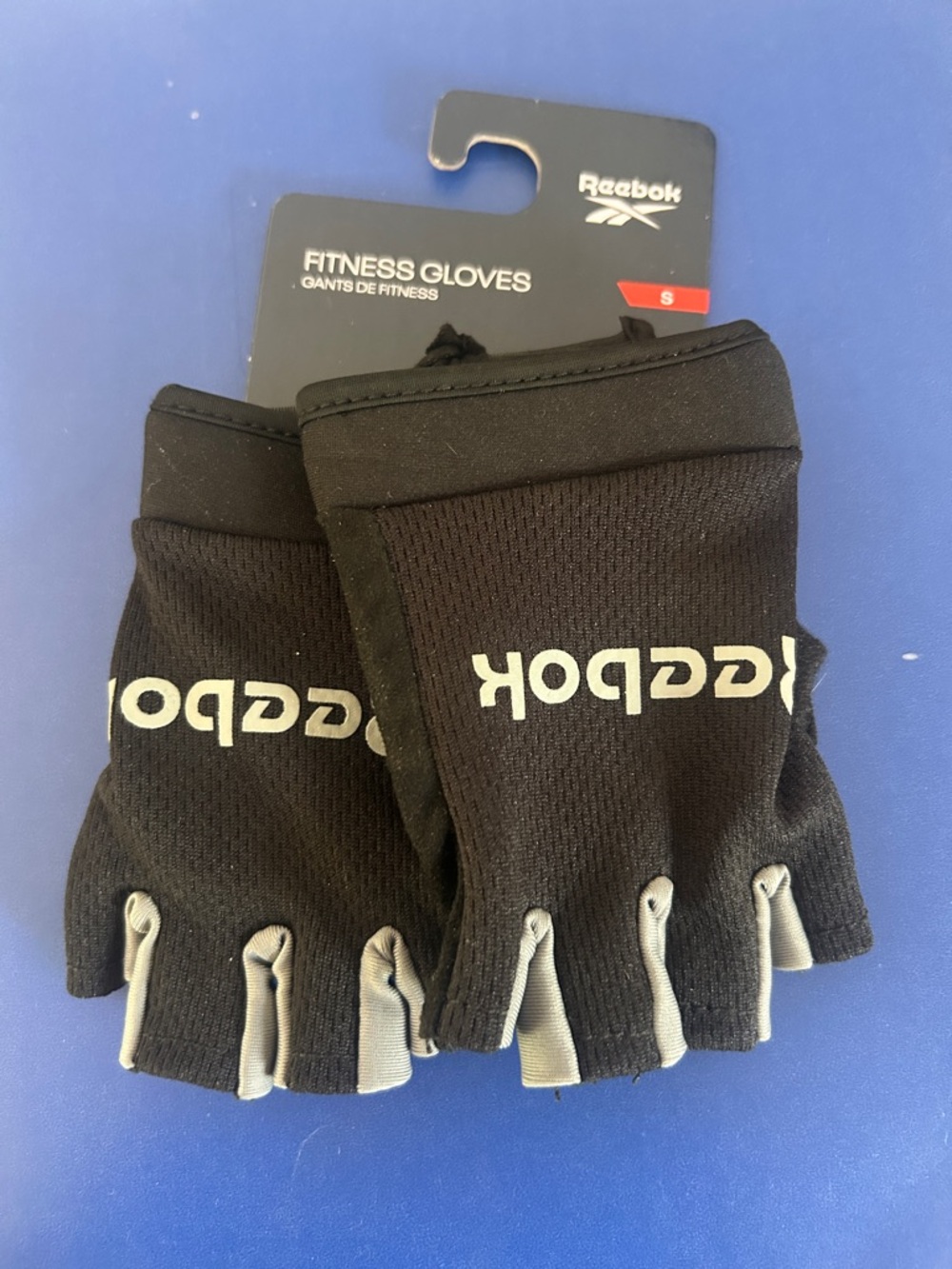 Reebok Black Fingerless Fitness Gloves with Gray Accents